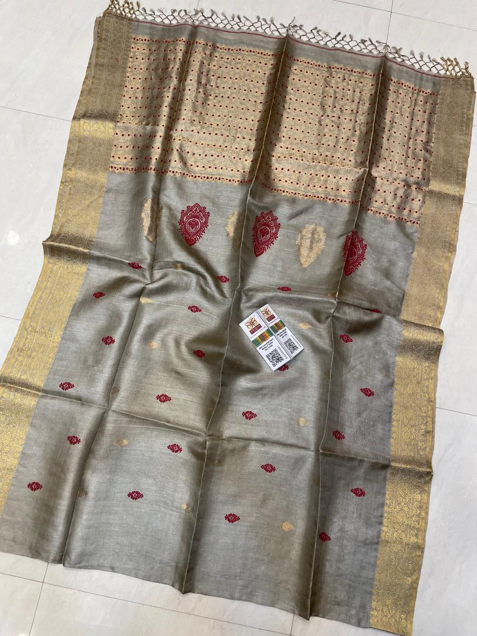 Noori Meena (Saree)
