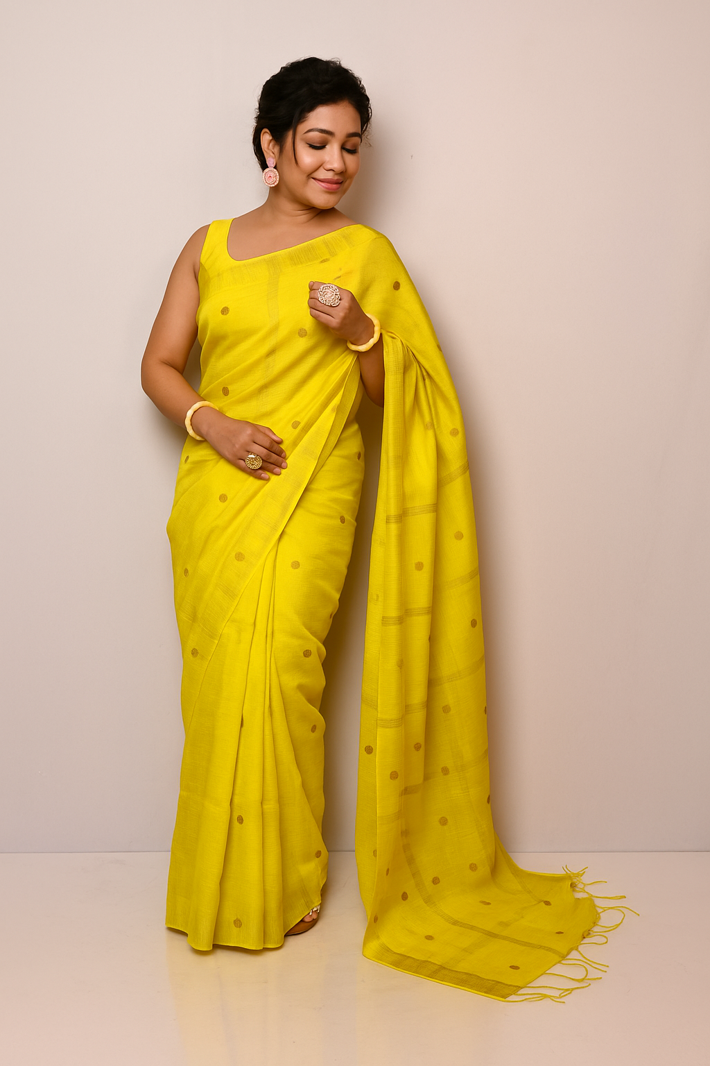Navira Matka (Saree)