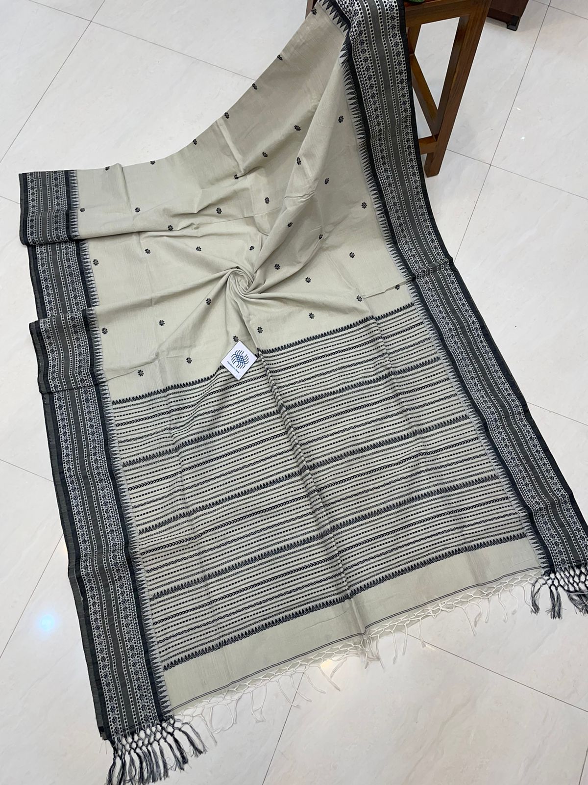 Suman (Saree)