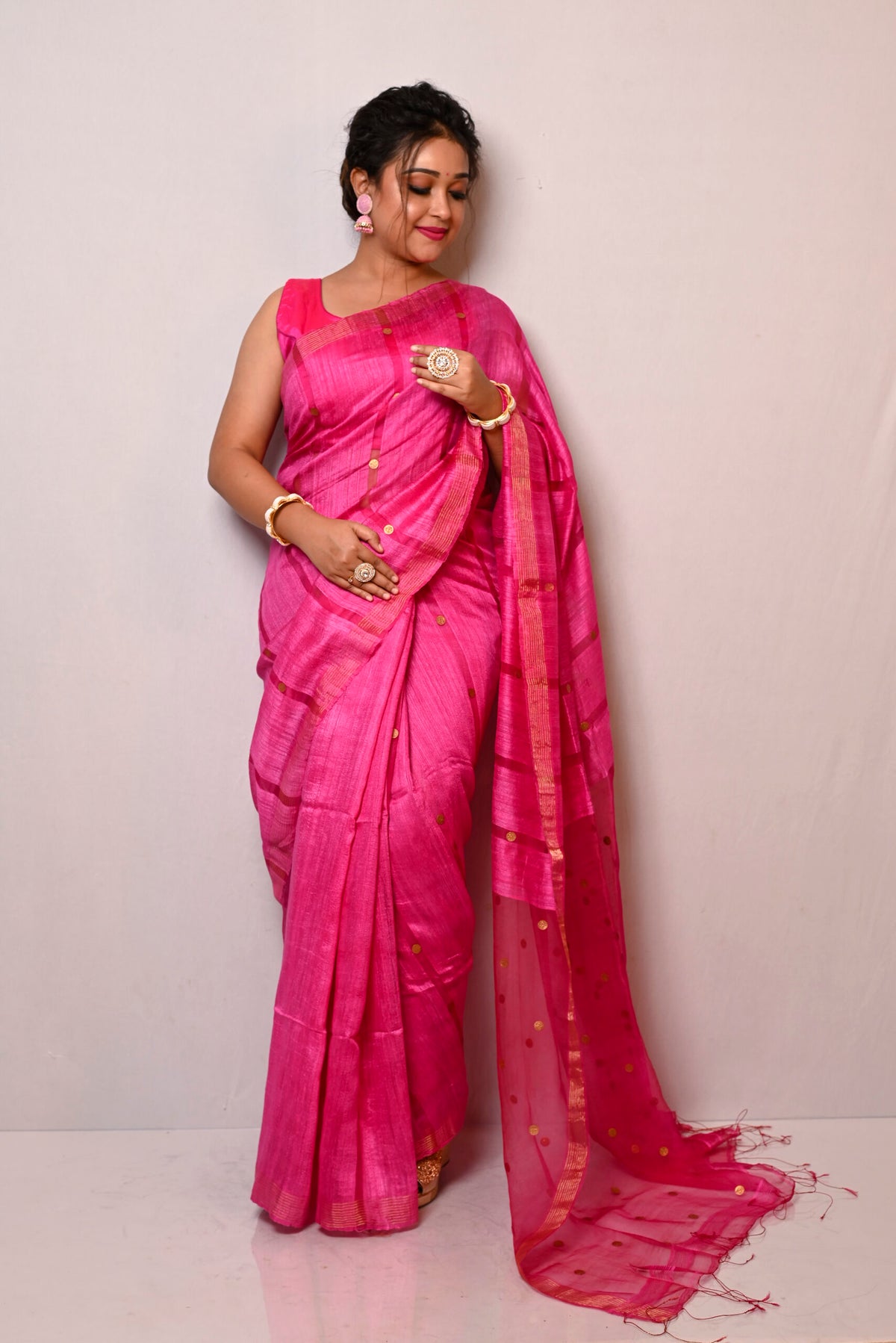 Ruhani Matka (Saree)