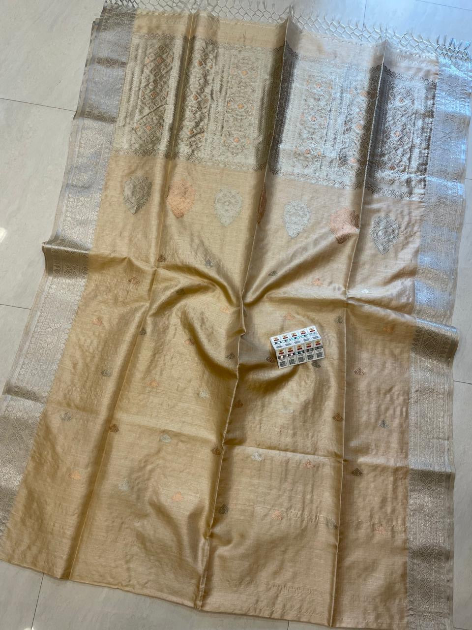 Abharan Meena (Saree)