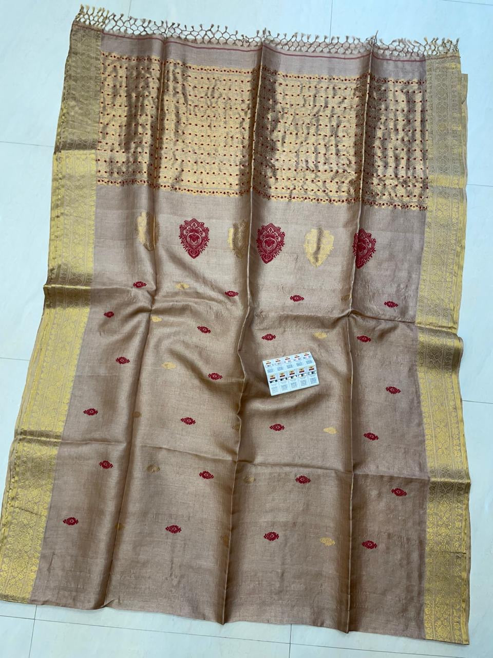 Kanak Meena (Saree)